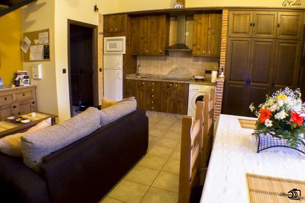Apartamentos Rurales El Calama Сарса-де-Гранадилья Экстерьер фото